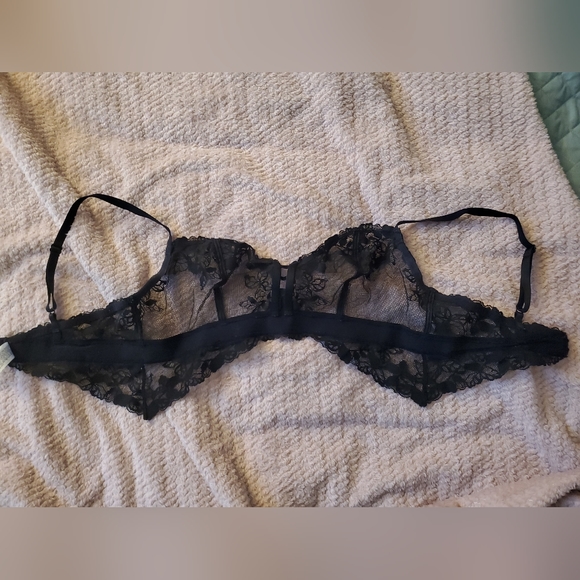 B.tempt'd wireless bra size large lace bralett - Picture 8 of 9